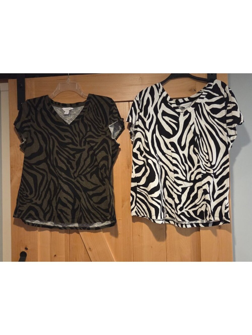 Lot of 2 Womens L Blouse Animal Zebra Print Liz Claiborne Short Sleeves